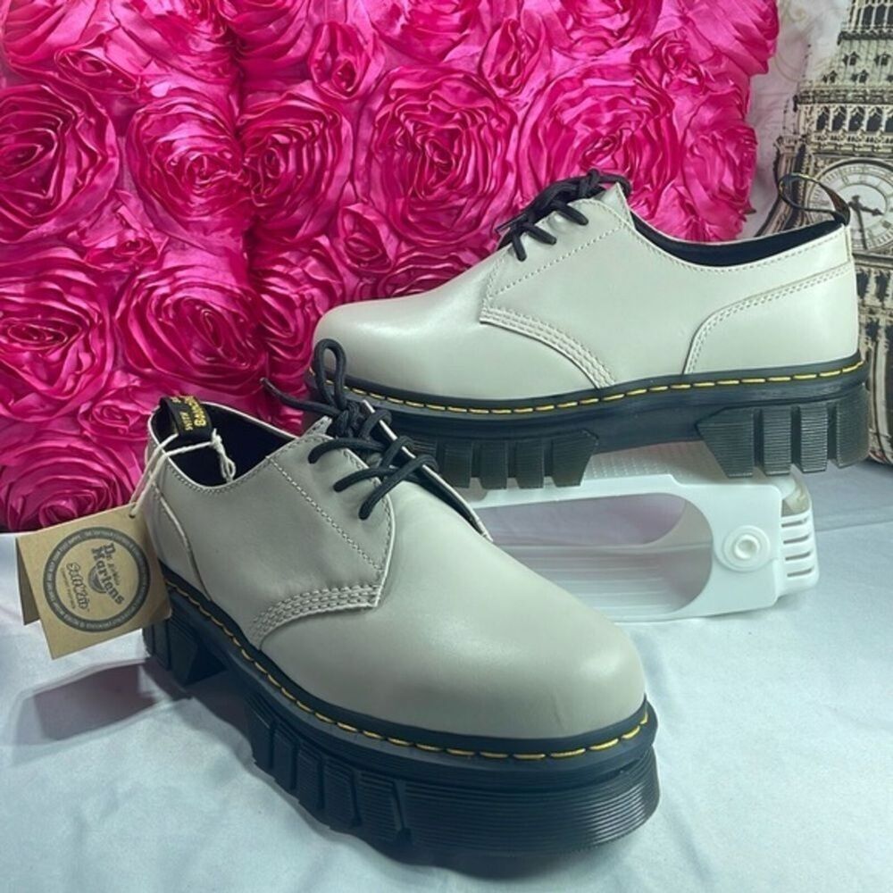 Dr. Martens Platform Shoe Unisex, size 36/6 women’s‎